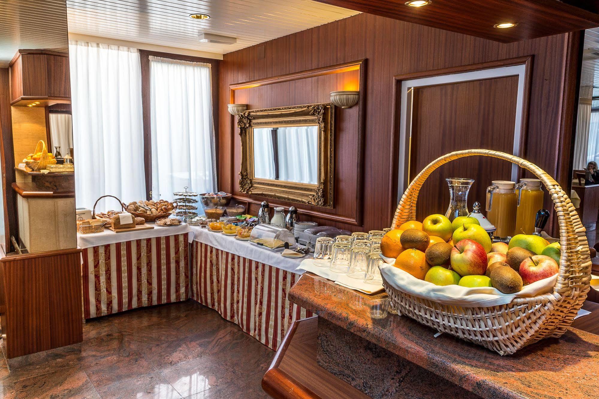 Hotel Churchill Женева Екстериор снимка